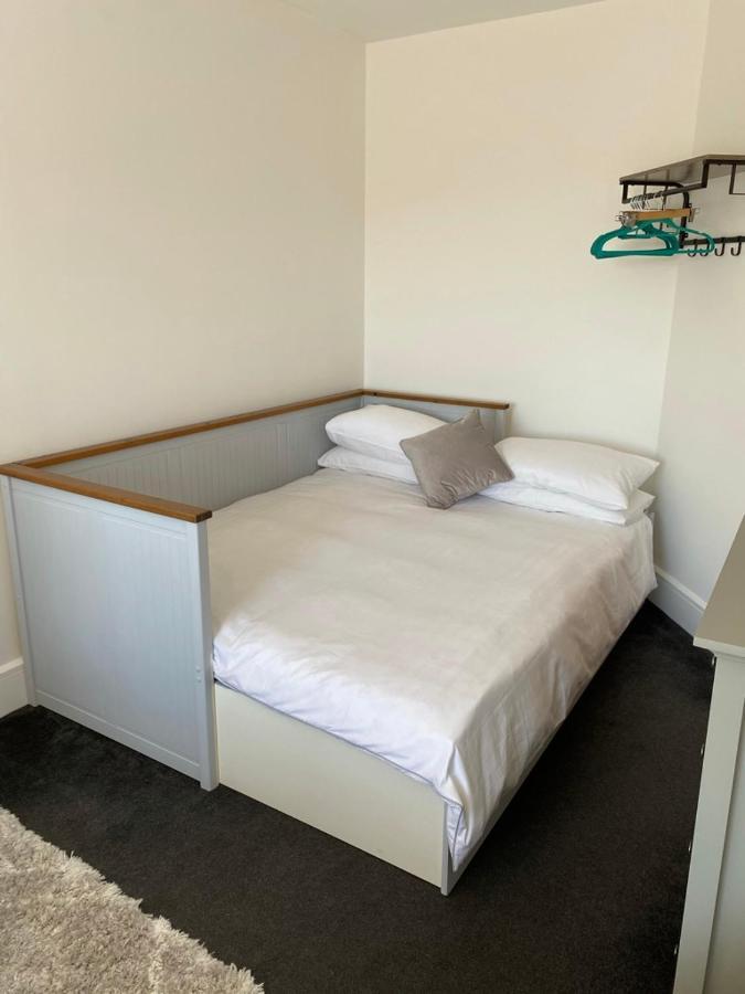 Burgess Yard 2-Bedroom Cottage, Бат Екстериор снимка
