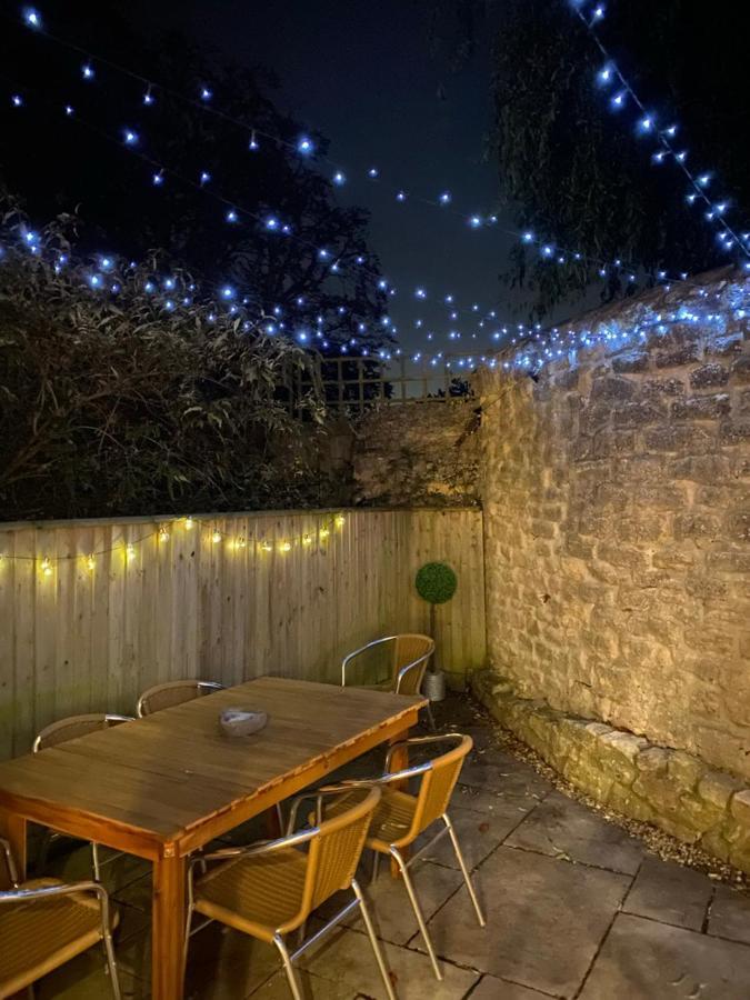 Burgess Yard 2-Bedroom Cottage, Бат Екстериор снимка