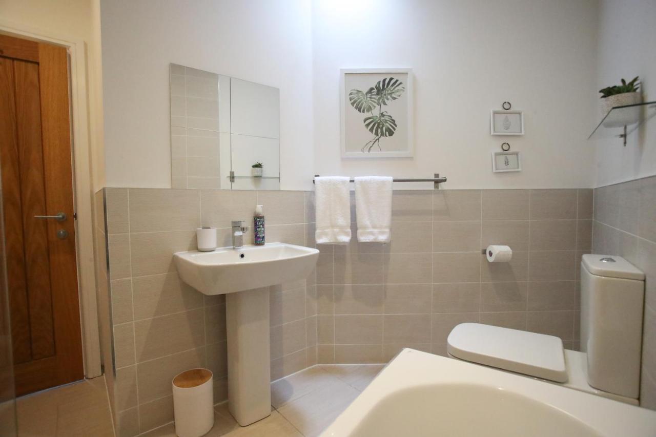 Burgess Yard 2-Bedroom Cottage, Бат Екстериор снимка
