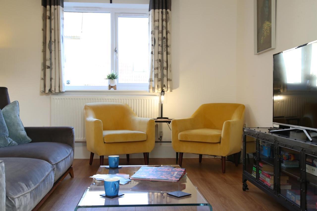 Burgess Yard 2-Bedroom Cottage, Бат Екстериор снимка